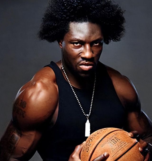 臂球星不少但能把球衣穿成紧身衣就5人m6米乐注册众所周知NBA拥有麒麟