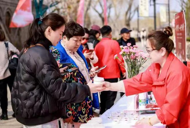 东阿阿胶漱玉平民大型融媒体溯源直播活动圆满落幕米乐体育M6直播平台一次东阿行 一世阿胶情——(图5)